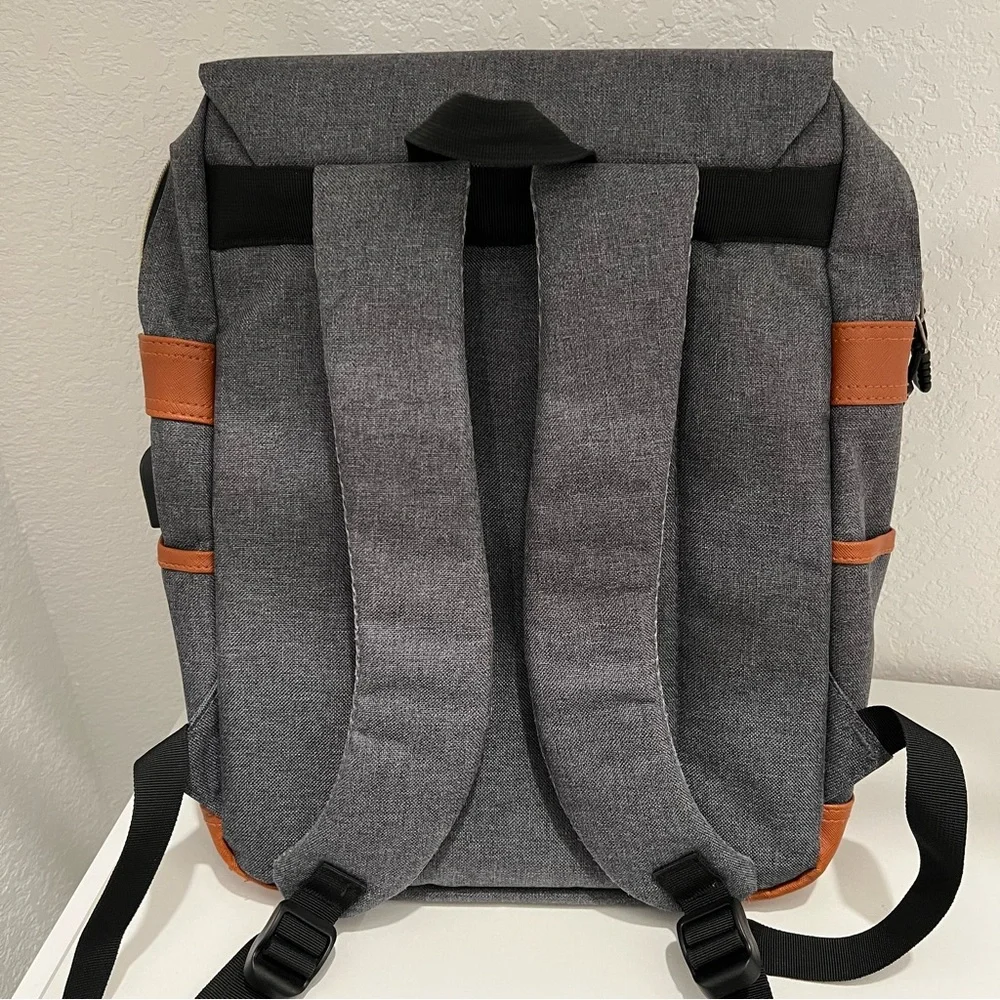 Like New Laptop Backpack with USB Charger and Charging Port